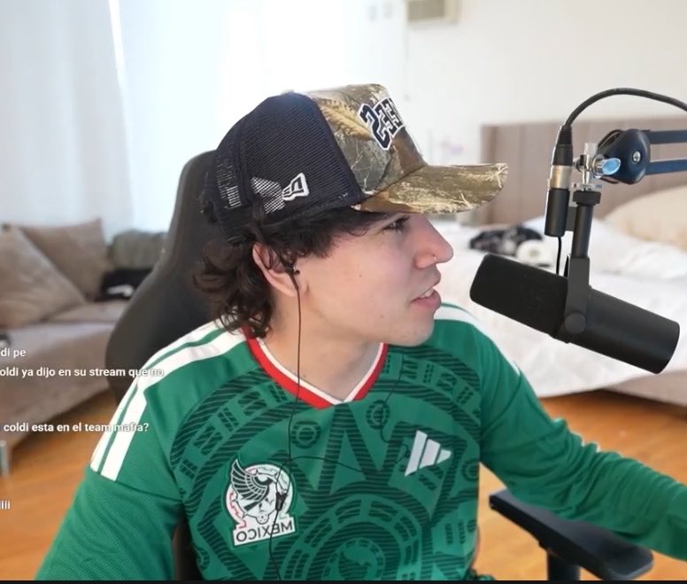 moonlitecora's tweet photo. Spreen y Sapnap con la camiseta de México 🇲🇽 https://t.co/2xjyb4MbDz
