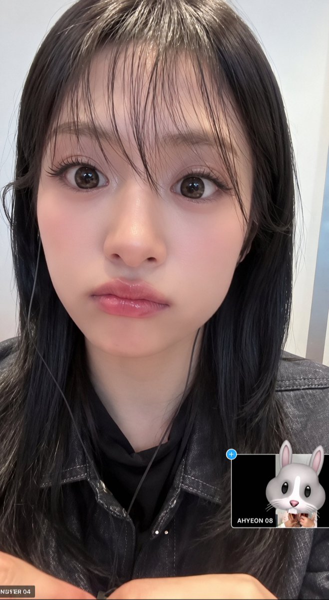 loveahyeonn's tweet photo. Those big beautiful eyes https://t.co/Vh7tAU22U8