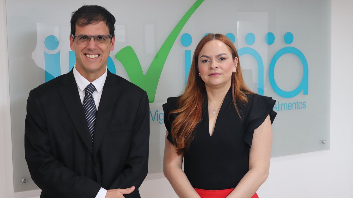 invimacolombia's tweet photo. #Hoy la directora general del #Invima, Pahola Pulgarín, se reunió con el gerente general del @ICACOLOMBIA, Carlos Eduardo Campo, para revisar temas conjuntos relacionados con la adminisbilidad de los productos agropecuarios colombianos en los mercados internacionales. https://t.co/waDQQqvGXB
