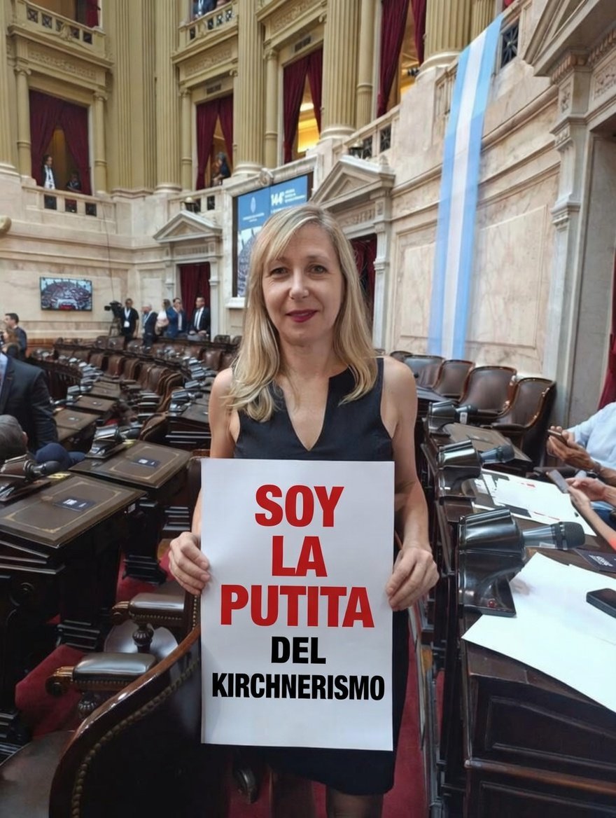 mileipelucaman's tweet photo. La Oposición .... https://t.co/61e7QMHWJ3