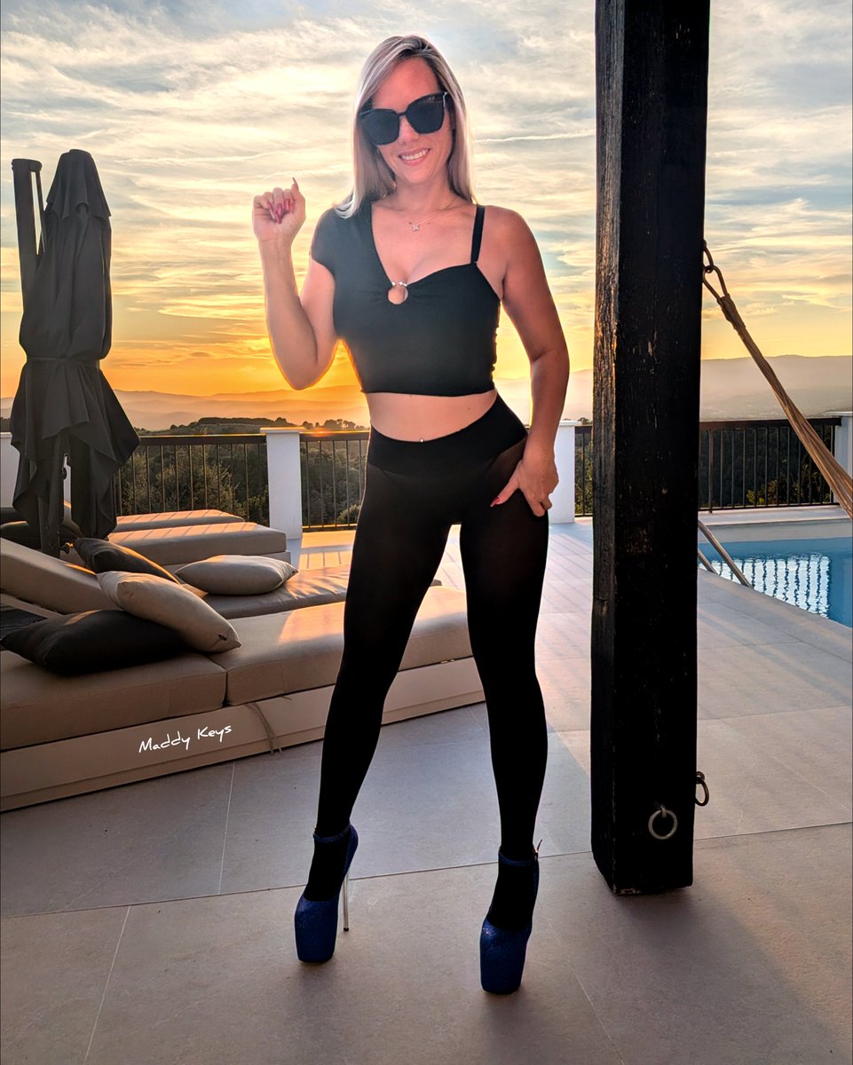 Maddy_Keys_'s tweet photo. Des fans de nylons par ici ?
Si oui ce que je poste ici va vous plaire ⤵️
https://t.co/OpD0YxNRQB https://t.co/Cgm9wo1R1j