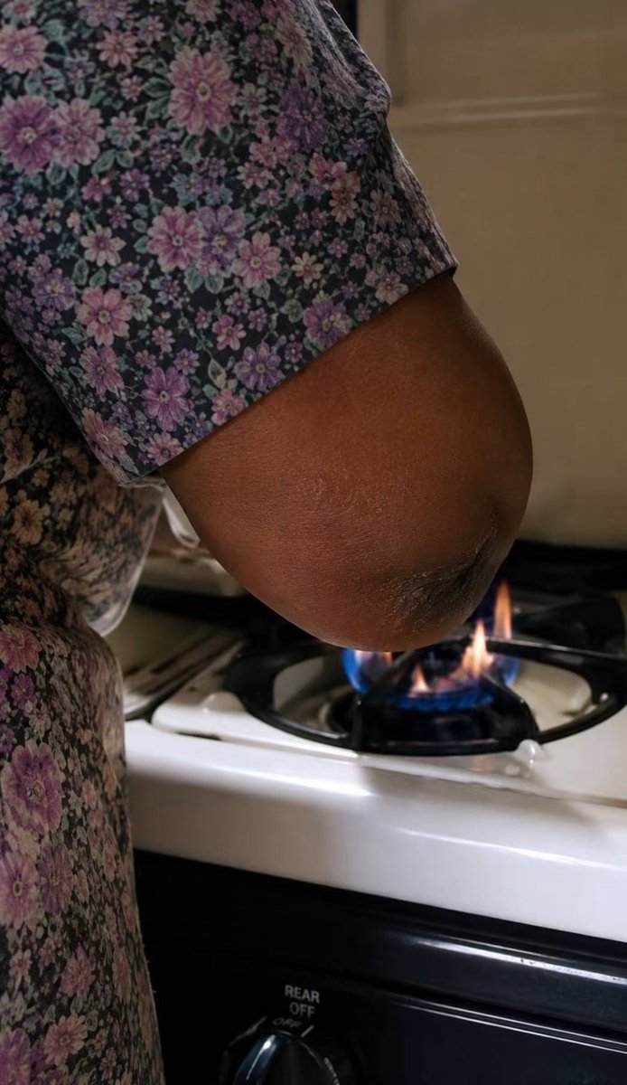 PureSitcoms's tweet photo. I think about this scene way too often

Big Mama’s arm was getting charred like a hot dog and she ain’t feel SHIT until he yelled “BIG MAMA, YOUR ARM!” 😭 https://t.co/M0T7axCXUG