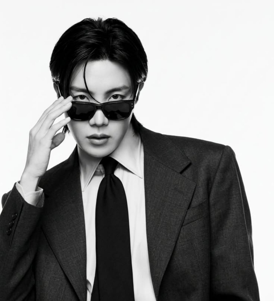 statistics_kpop's tweet photo. Most-followed K-pop soloists on Spotify:

1. V (22.2M).
2. Jung Kook (21.8M)
3. J-Hope (21.7M)
4. RM (19.6M)
5. Agust D (17.3M)
6. JENNIE (16.6M)
7. LISA (16.5M)
8. ROSÉ (16.2M)
9. Jimin (13.1M)
10. Jin (11.7M). https://t.co/HG7Y6lsf2L
