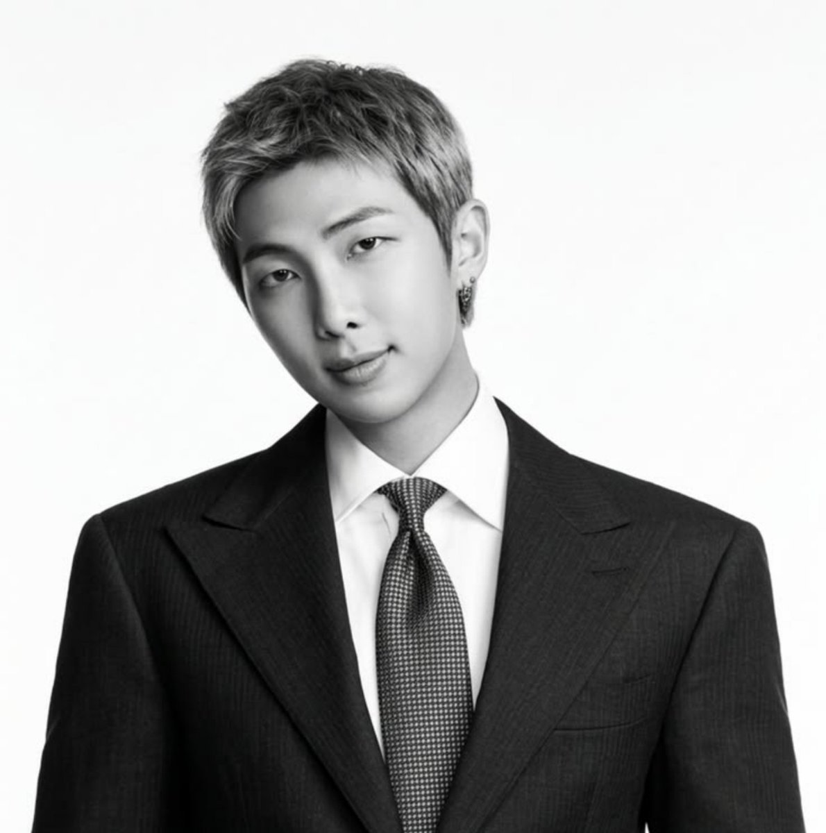 statistics_kpop's tweet photo. Most-followed K-pop soloists on Spotify:

1. V (22.2M).
2. Jung Kook (21.8M)
3. J-Hope (21.7M)
4. RM (19.6M)
5. Agust D (17.3M)
6. JENNIE (16.6M)
7. LISA (16.5M)
8. ROSÉ (16.2M)
9. Jimin (13.1M)
10. Jin (11.7M). https://t.co/HG7Y6lsf2L