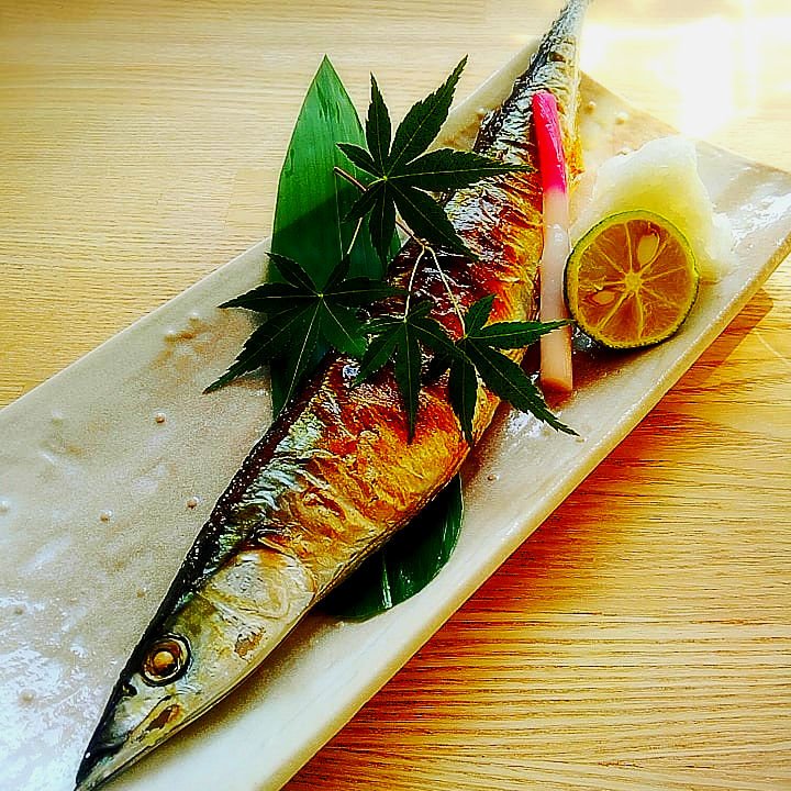 SHINvirgoZ's tweet photo. 本日のランチセットは、
秋刀魚の炊き込みご飯
大根と薩摩揚げの煮物小鉢
海老と茄子と蓮根の天ぷら
新そば
お待ちしております🙇 https://t.co/uF990GGFxu