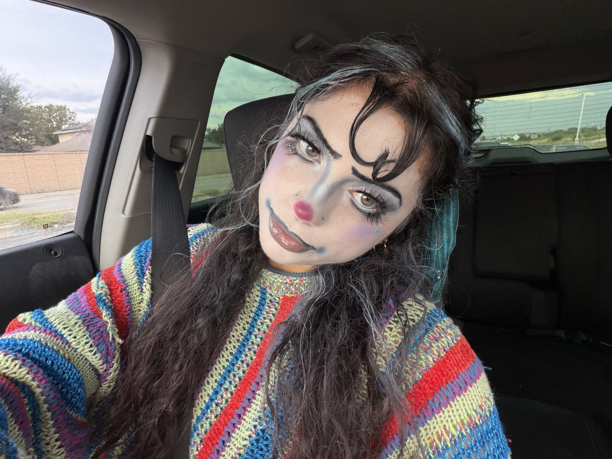 ashalexandriaaa's tweet photo. Boo-boo the fool 🤡 https://t.co/STW6LLszHZ