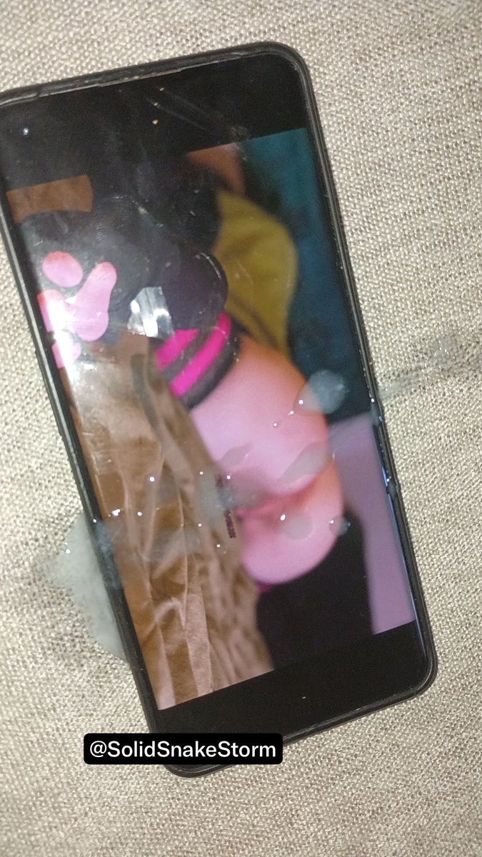 XxPuppyDollxX's tweet photo. Guess who got her first tribute! 🥰 this little dicked white boy was begging to nut over a picture of me, so I send him a blurry take that I didn’t plan to post.. and this loser didn’t even need a clear picture, my blurry cunt was enough for him to blow his load. Pathetic, right? https://t.co/oSJDW69Juz