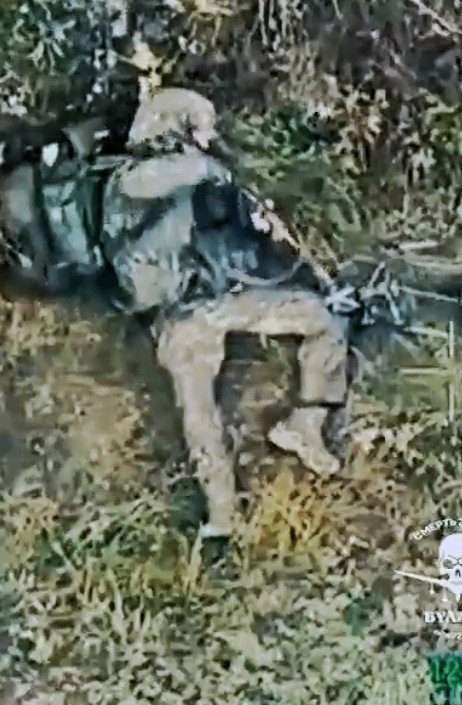 andrewbt33's tweet photo. @PulseOfUkraine I'm sure he shoots himself in the knee, just as it detonates. 🤦‍♂️ https://t.co/4Xpy3rJZdu