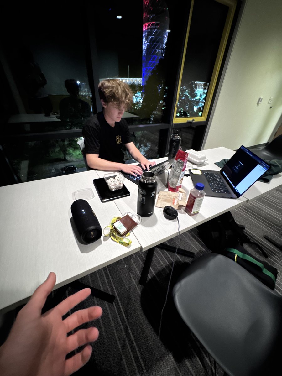 fredricklewisf's tweet photo. - 45 MILLION VIEWS
- 28,000 FOLLOWERS
- 16,000 USERS ON LAUNCH

This all in 5 months from absolute zero. Go to market plan wasn't complex, just focused on one thing... Attention. 

Had a niche, zoned in, found a format, and made variations.

Reply or dm "Playbook" and Ill send you the sauce