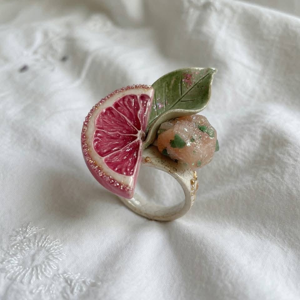 gentleescape's tweet photo. these fig and fruit botanical rings are so dreamy https://t.co/6R53v2X8Nb