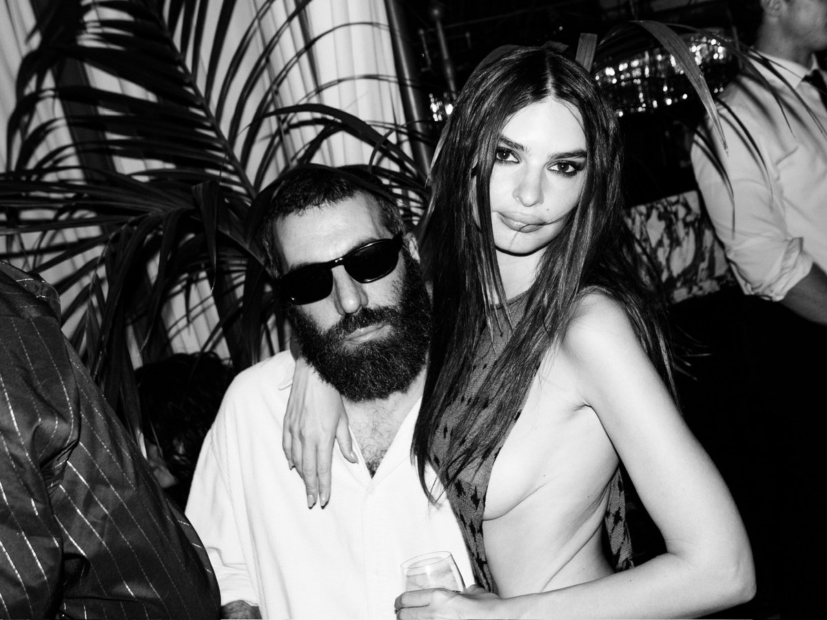 emrata's tweet photo. few more https://t.co/9NiUsmX4YN