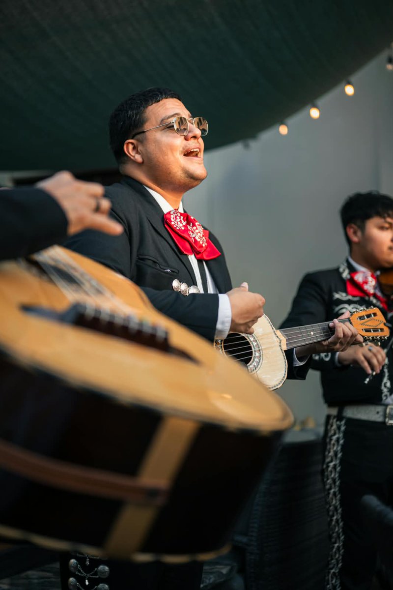 GrottoItalian's tweet photo. 🇮🇹🤝🇲🇽 A mariachi band recently brought the sounds of Mexico to the Grotto patio, and we loved every minute of it. Houston is a city where cultures, traditions and great food come together every day. https://t.co/r2MBZxChp1