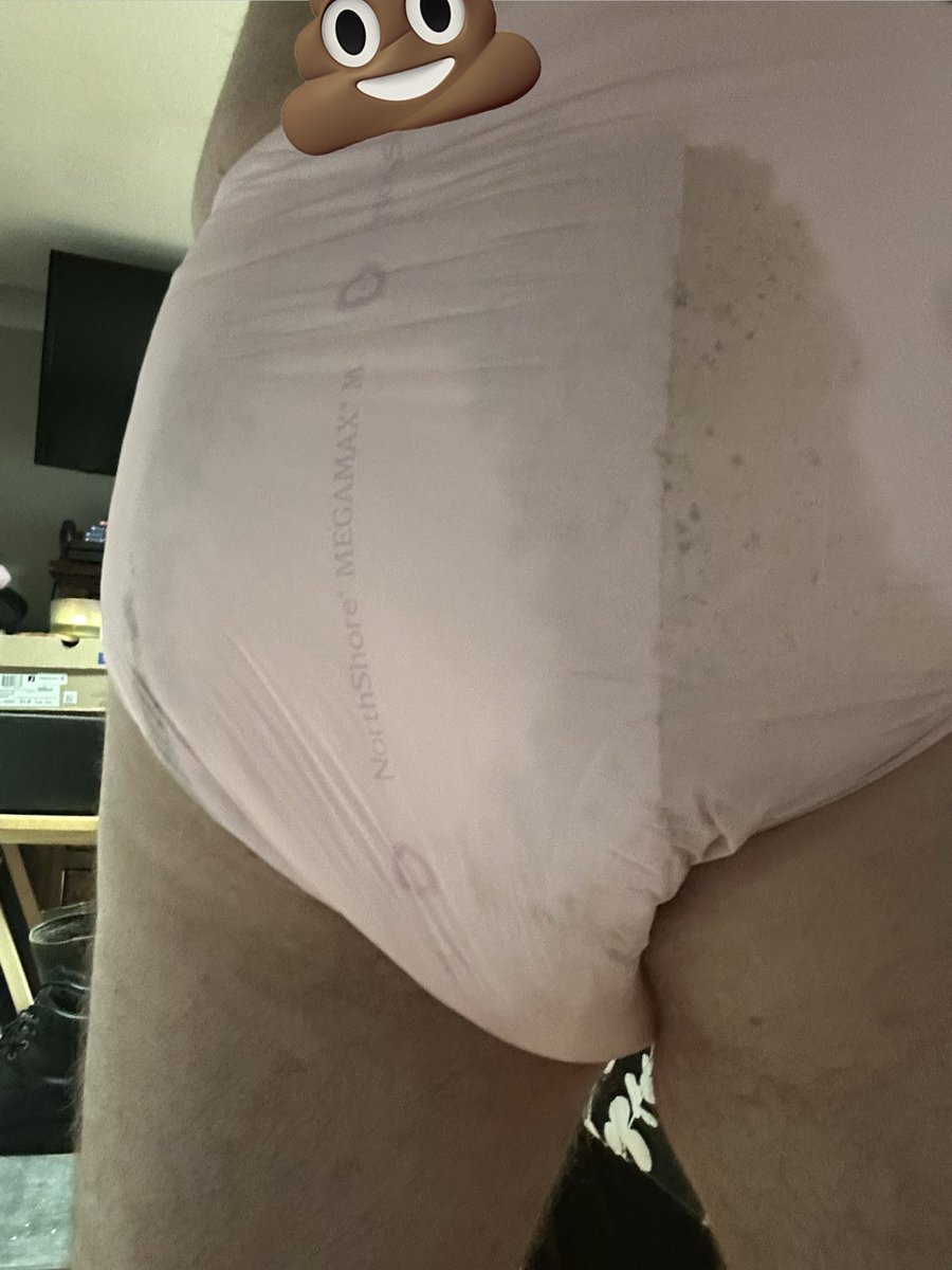 friendlylilbean's tweet photo. I took these after midnight so they qualify for #MessyMonday.
Ended up leaking a bit from the top so that’s why I put the sticker there. https://t.co/xZTXBZaQgf