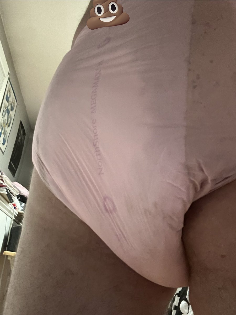 friendlylilbean's tweet photo. I took these after midnight so they qualify for #MessyMonday.
Ended up leaking a bit from the top so that’s why I put the sticker there. https://t.co/xZTXBZaQgf