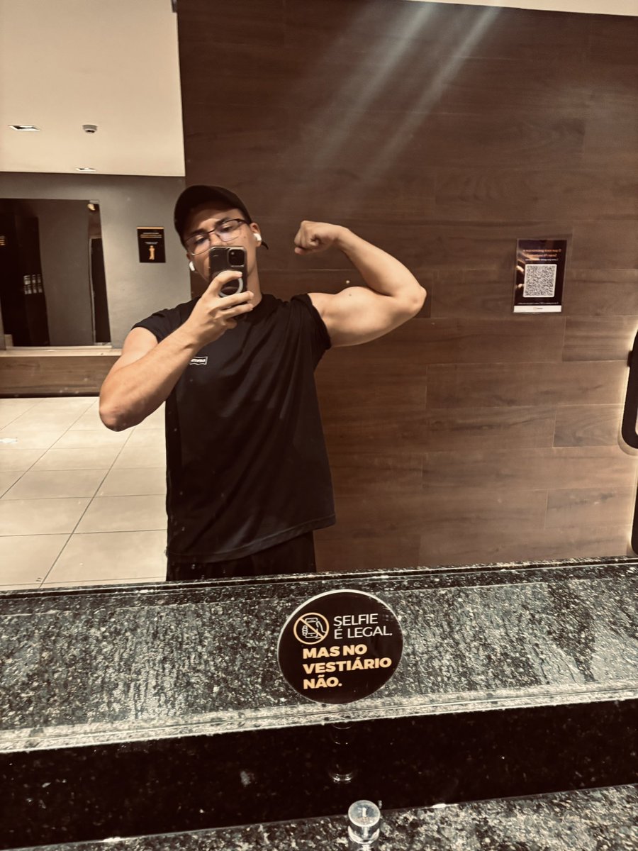 021_Pk0's tweet photo. As segundas são melhores treinando peito e tríceps https://t.co/TabVCJxFXH