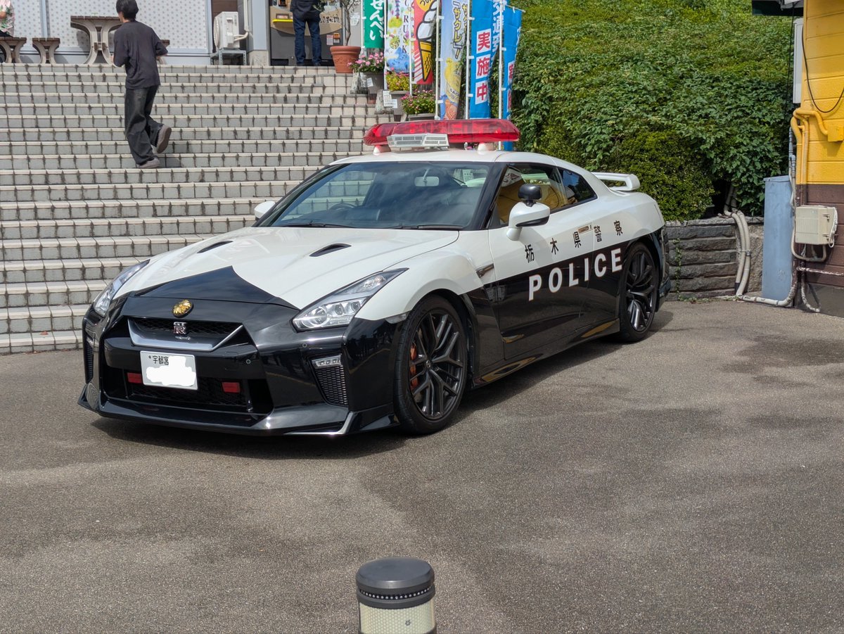 honno65's tweet photo. かっこいいけど、お世話にはなりたくない。過去画です。 https://t.co/b3REOzCTuq