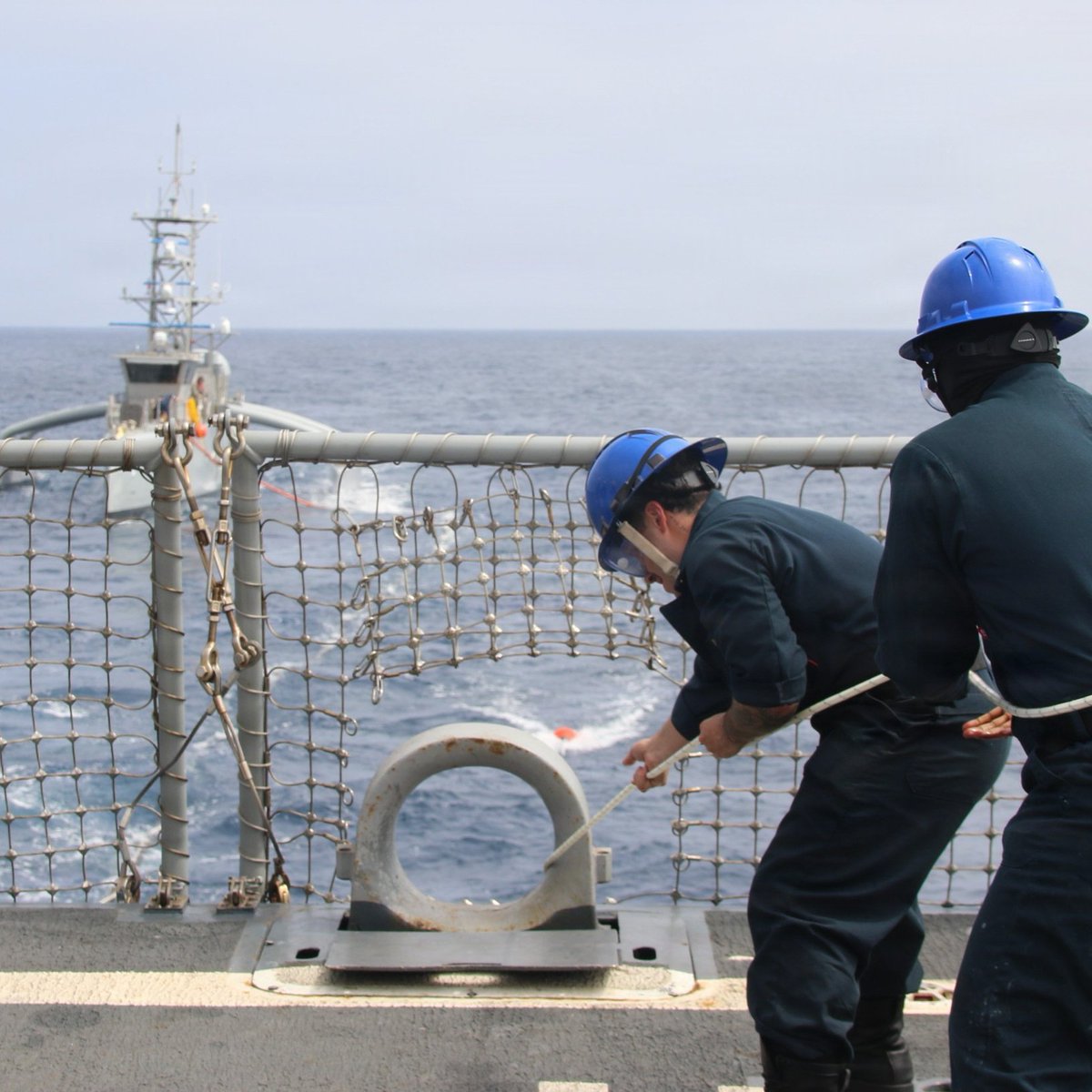 SurfaceWarriors's tweet photo. The Next Chapter of Naval Warfare ⚓⚡
Naval Surface Forces is maintaining our competitive edge by integrating unmanned surface vessels with crewed combatants.
📸 LTJG Winkowski
#SurfaceWarriors | #USNavy | #ReadyOnArrival
@USNavy | @USNavyCNO | @USPacificFleet | @US3rdFleet https://t.co/cpDGTy1BCK