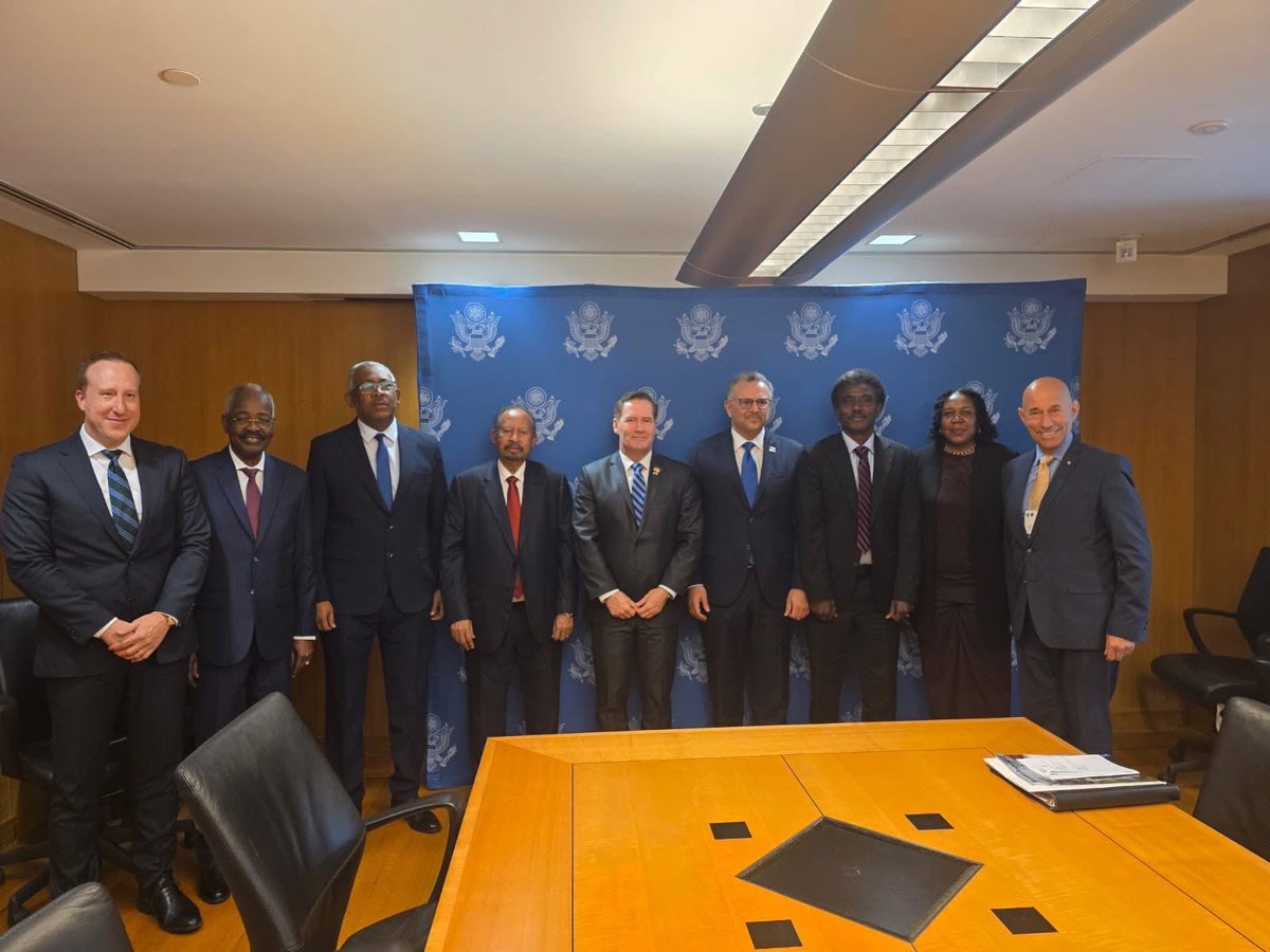 KHOYousif's tweet photo. An important meeting took place today in Washington between the delegation of Sudanese civilian forces led by Dr. Abdalla Hamdok and Massad Boulos, Senior Adviser to the U.S. President for African and Arab Affairs; Frank Garcia, Assistant Secretary of State for African Affairs; and Mike Waltz, U.S. Permanent Representative to the United Nations. Discussions focused on intensifying efforts to end the war, deliver humanitarian aid, protect civilians, achieve a lasting peaceful solution to Sudan’s crisis, and translate the current diplomatic momentum into practical steps to end the tragedy of war in #Sudan.