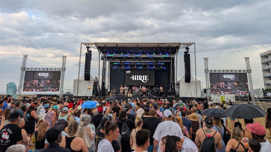 ProSoundNews's tweet photo. TODAY at https://t.co/9JkbSGocpW:
• DiGiCo Launches Quantum638 Console
• Mastering the Mix Stereovault Review
• MCCC Students Head to Muscle Shoals
• Catching Sound Waves at Super Girl Surf Festival
• Griffith Observatory Updates Audio System

#recording #proaudio #livesound https://t.co/CY4eZSdtYe
