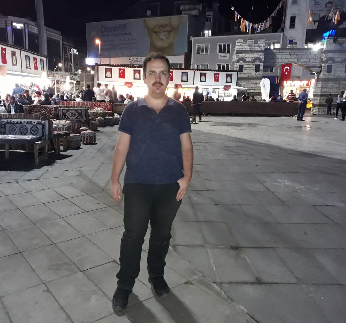 OMERDUYMAC's tweet photo. Hayat.. Ölüme SORMUŞ : 
insanlar beni çok severken 
neden senden nefret ediyorlar ? 
ÖLÜM YANITLAMIŞ :
Sen tatlı ve güzel bir yalansın 
Ben ise acı bir gerçeğim.

#UzakŞehir #TuzluKahve #Haysiyet #AnneYarısı #salı #yağmur #BizimÇocuklar #millitakım https://t.co/Sowbkrl7wP