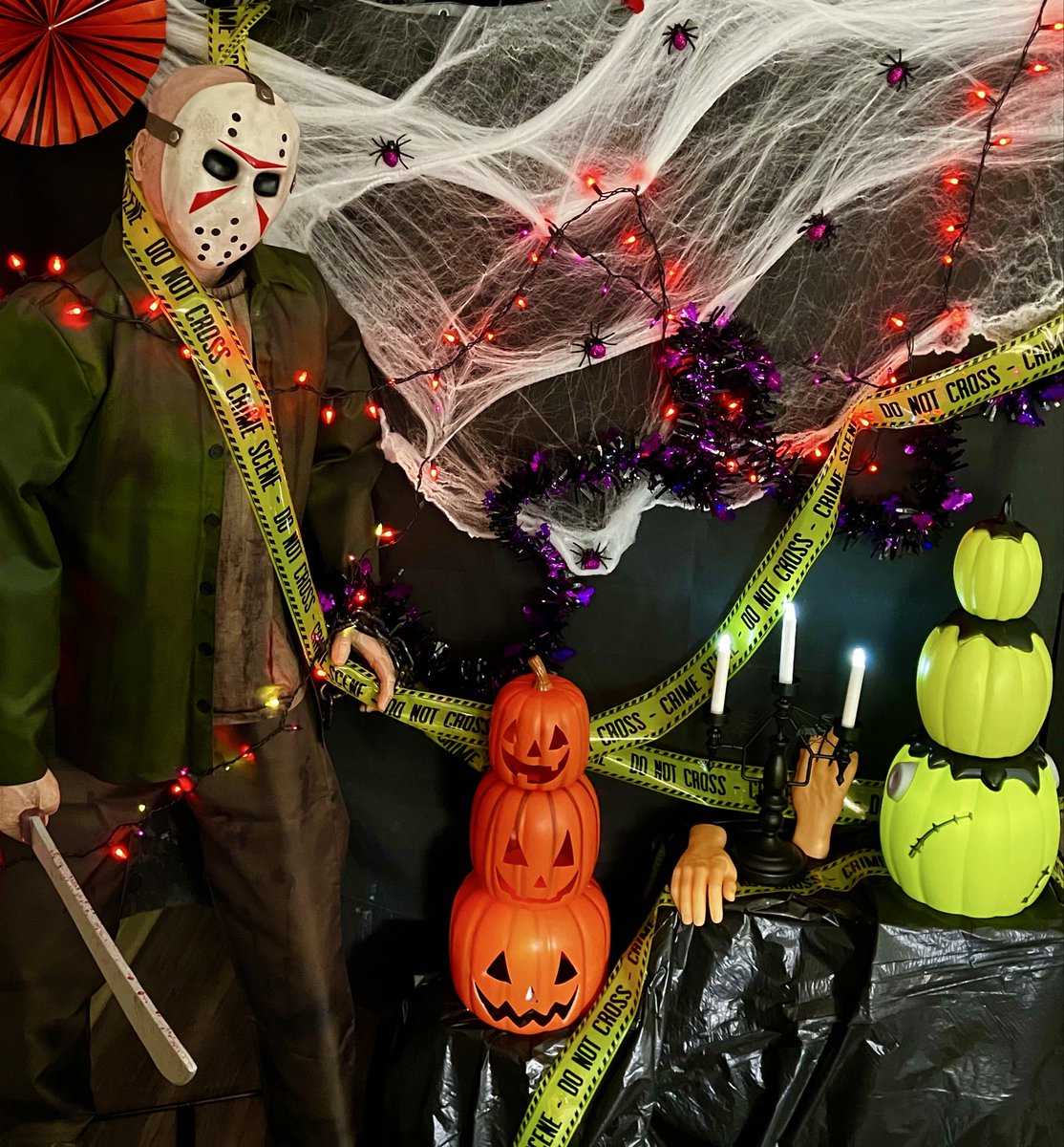 YourGamerBudYT's tweet photo. 🎃 Something spooky is coming… decorated my stream background. 👻
#halloween #spooky #streamer #decoration #background #gamer #fridaythe13th #JasonVoorhees https://t.co/zSPOsboPlD