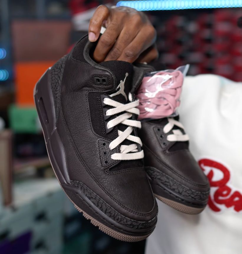 JustFreshKicks's tweet photo. THIS WEEK: Air Jordan 3 "Fireside" 🤎 

• October 3rd
• $205 https://t.co/HhNNO6pCuM