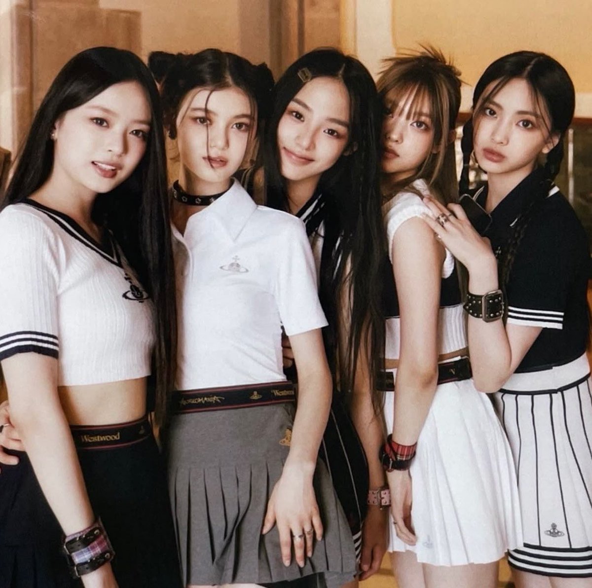 coolwithanni_'s tweet photo. ‼️Kinda crazy when u think about how bsh was genuinely having one sided beef with 5 teenage girls https://t.co/vfs3BI05Ar