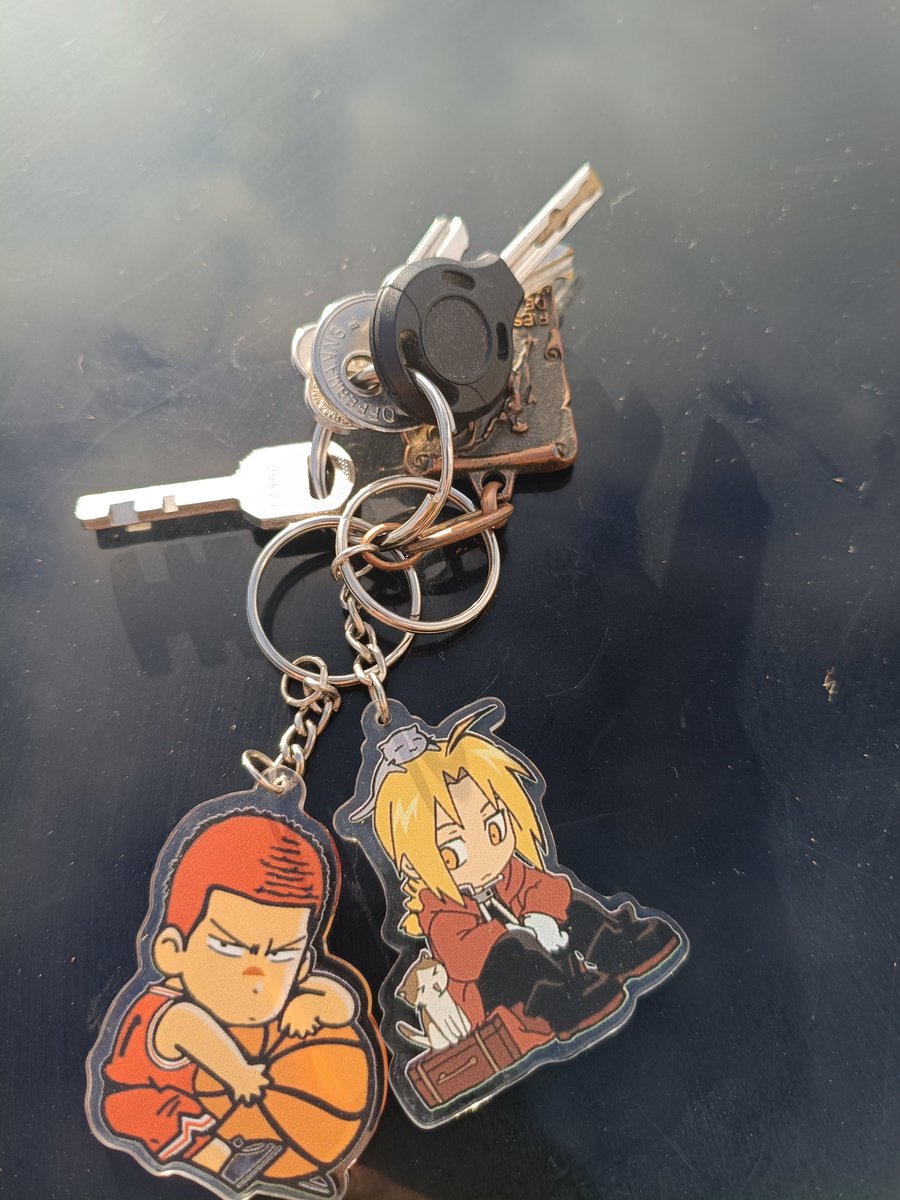 Kousitto's tweet photo. Limpiando el auto encontré mis llaves que estabas perdidas hace como un año lol https://t.co/4lHUhFNPMu