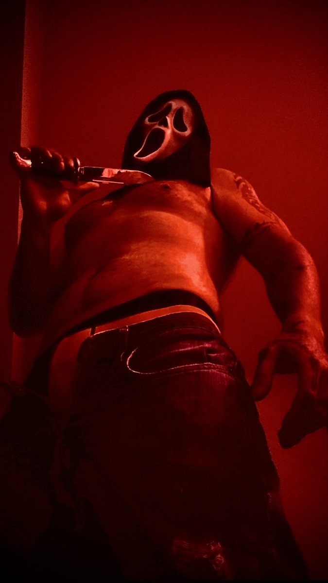 Jigbiggly93's tweet photo. Look me in the eyes and tell me you’re not curious. 👁️
#GhostfaceCosplay #DarkRomanceTok #Scream #SpookySzn #MaskTok https://t.co/t22B13ILcQ