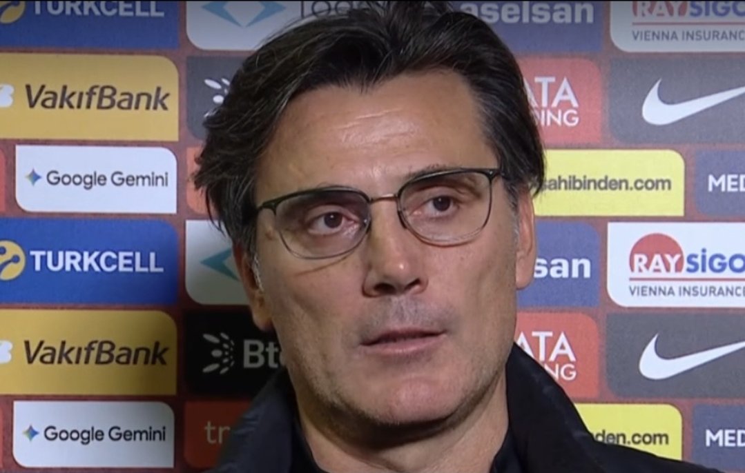 TekYolFener's tweet photo. Vincenzo Montella: "Kesin olan bir şey var. Milli takım olarak 3 günde bir bu seviyede maçlara alışkın değiliz. Dolayısıyla maça yaklaşımımız rakibimizin seviyesine göre olmadı. 

İlk yarı yuhalanmayı ve ıslıklanmayı hak ettik. İkinci yarı hareketlendik ama alışkanlığımız olmadığı için... Maçları analiz ederken sakin kalmaya ve futbolcuları motive etmeye çalışıyoruz. Ama genel olarak üç günde bir bu seviyede maç oynama alışkanlığımız yok..

Maçtan dersimizi alacağız. 30 dakikayı iyi analiz etmeliyiz. Öz güveni kaybetmemeliyiz. Buralara biz geldik. Yeniden en iyi şekilde sahada olarak mücadeleye devam edeceğiz."
