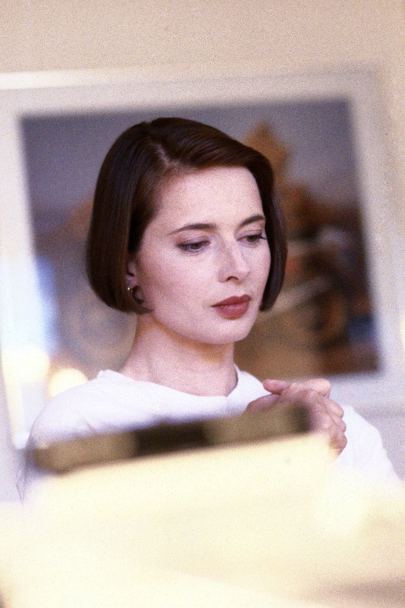 SAINTBERGMAN's tweet photo. isabella rossellini photographed by jonathan exley, 1991 https://t.co/WUxWQoeGWq