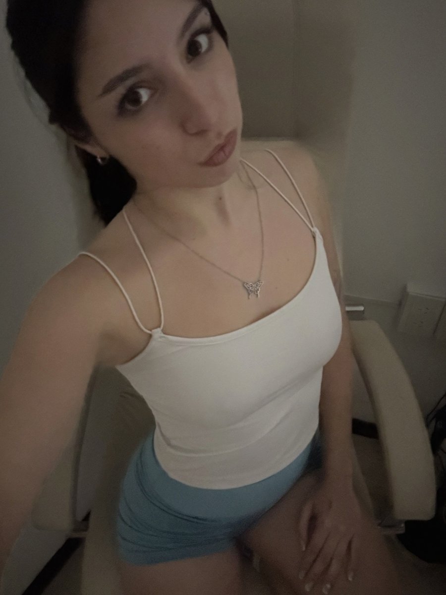 sylphprinc3ss's tweet photo. current status: keeping things chill ✨ https://t.co/yhF0JaUMi6