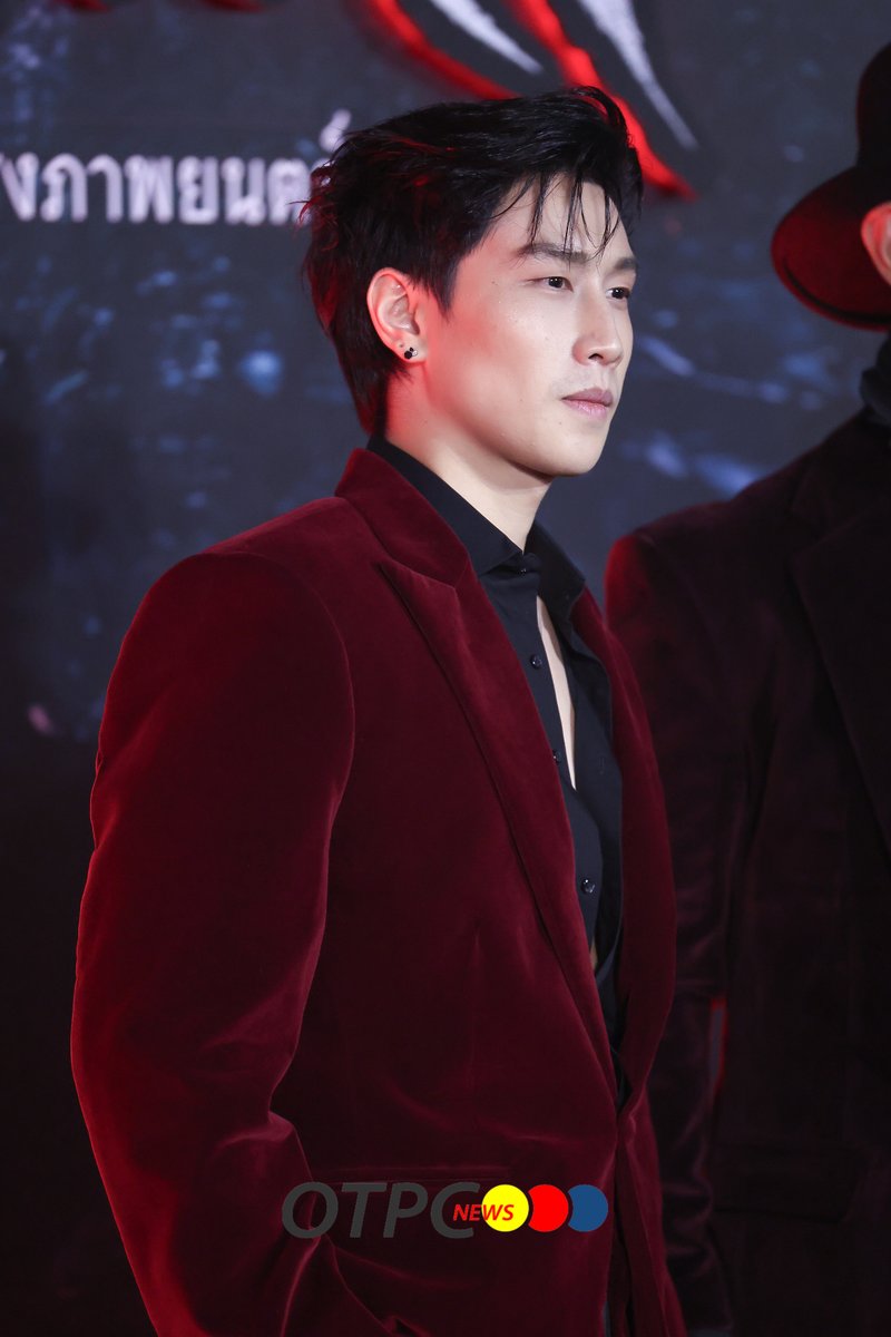 otpcnews's tweet photo. "ไบเบิ้ล วิชญ์ภาส" ร่วมเดิน Red Carpet ในงาน "ธี่หยด : สมิงเขาขวาง GALA PREMIERE"

SAMING THE WEREBEAST GALA X BIBLE 

#GALAธี่หยดสมิงเขาขวาง
#BibleWichapas #ไบเบิ้ลวิชญ์ภาส
#ธี่หยดสมิงเขาขวาง https://t.co/7lFCbRjztY