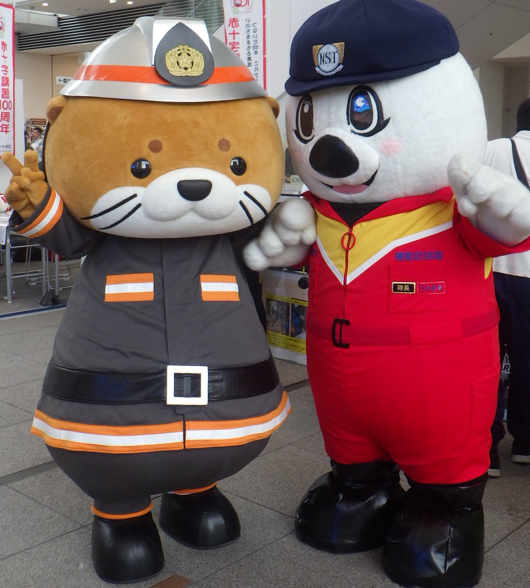YOKOHAMA_FIRE_B's tweet photo. 【カワウソ隊長誕生🦦】
#横浜市消防団 のマスコットキャラクター「#カワウソ隊長 」誕生🎉
イベントや広報活動を通じて、#消防団 の魅力を皆さんにお届けします✨
今後の活躍に乞うご期待！
詳しくは↓↓
https://t.co/rvO4PDjMdz
 #消防団員募集 #横浜市消防局 #消防 #防災 https://t.co/H7Ihz2YYAY