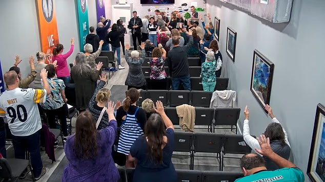PrettyLiesAlibi's tweet photo. LOVE Travinia Italian Kitchen in Myrtle Beach - even more now - they told JP Miller &amp; his wife they were no longer welcome there. JP called his lawyer, told them to serve him, &amp; his wife said let's leave. He left  a 1 star review on TripAdvisor. There weren't 8 - only them 2. 😂 https://t.co/dnZQxXbZIt