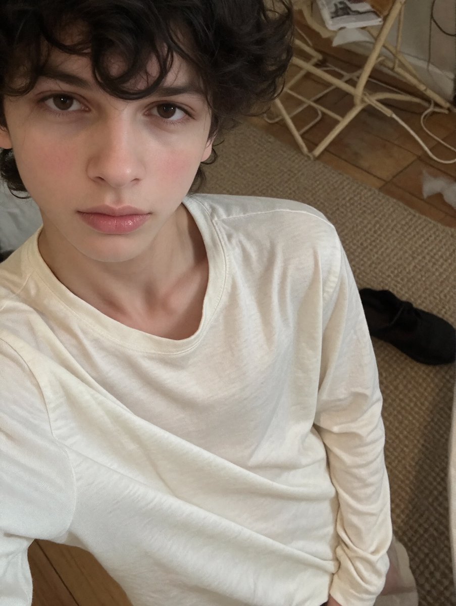 yetanotherluca's tweet photo. hii, how do i get followers 😂 haha https://t.co/b7aBbWqJjv