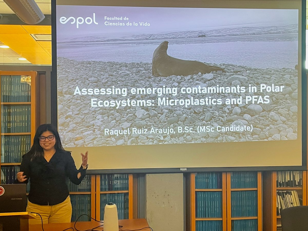 fcvespol's tweet photo. 🇨🇦❄️Raquel Ruiz Araujo, estudiante de postgrado FCV, realizó una estancia en @REM_SFU de @SimonFraserU para el análisis de contaminantes #PFAS en aguas de la Antártida 🌊

👏Noticia completa https://t.co/gRbduLPNVI https://t.co/gXNAafs8BZ