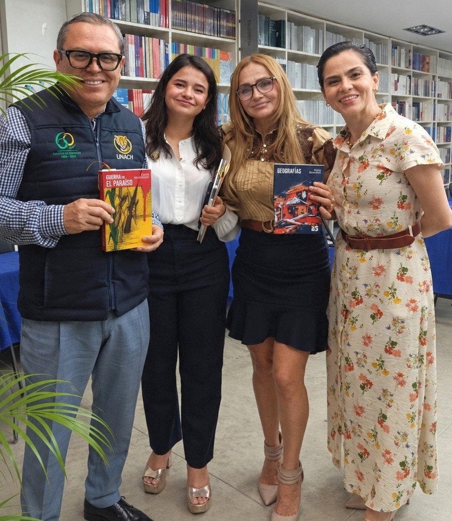 karly_mont's tweet photo. Vuelve la #FilUNACH ���📚📚
El día de hoy, el Rector Oswaldo Chacón realizó en la Libreria del Fondo de Cultura Economica, el anuncio oficial de la
XIII Feria Internacional del Libro UNACH 2026, que se llevará a cabo del 19 al 23 de octubre, teniendo a España como país invitado https://t.co/eeiKWFnPeE