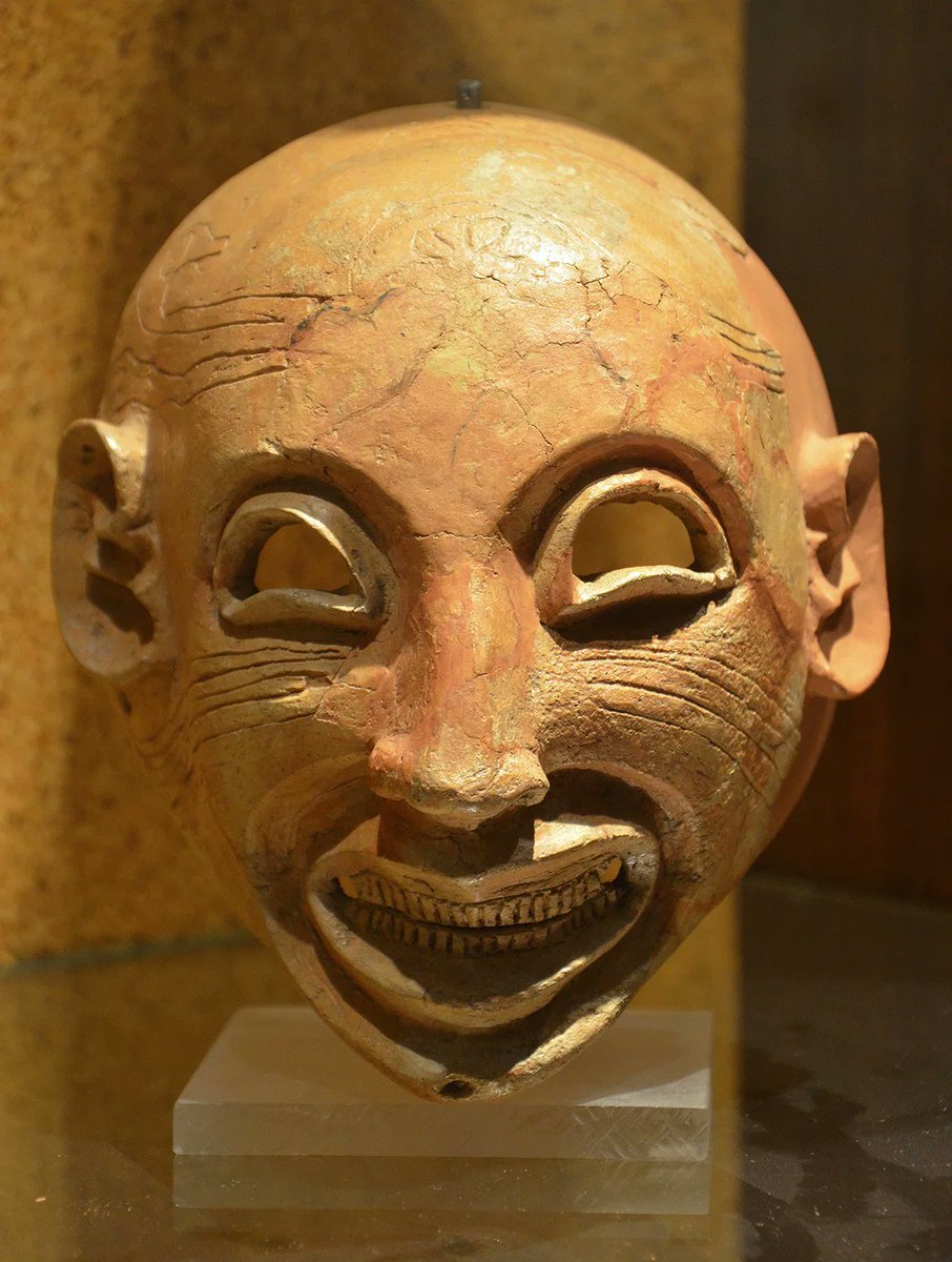 whencyclopedia's tweet photo. 🎭 A terracotta mask from Tharros, 6th-5th century BCE. These masks were used to ward off evil spirits in Carthaginian culture and are commonly found in Punic tombs.
National Archaeological Museum, Cagliari.
📷 Photo by Carole Raddato.
#Punic #Carthage #History #AncientHistory https://t.co/knuF9j40Lr