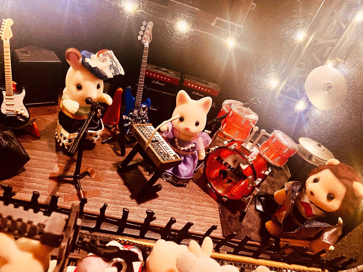ForgottenBook's tweet photo. シルバニアのライブハウス作りました。

𝚃𝚑𝚊𝚗𝚔 𝚢𝚘𝚞, 𝚜𝚘𝚕𝚍 𝚘𝚞𝚝! https://t.co/FVoG9QnMx9