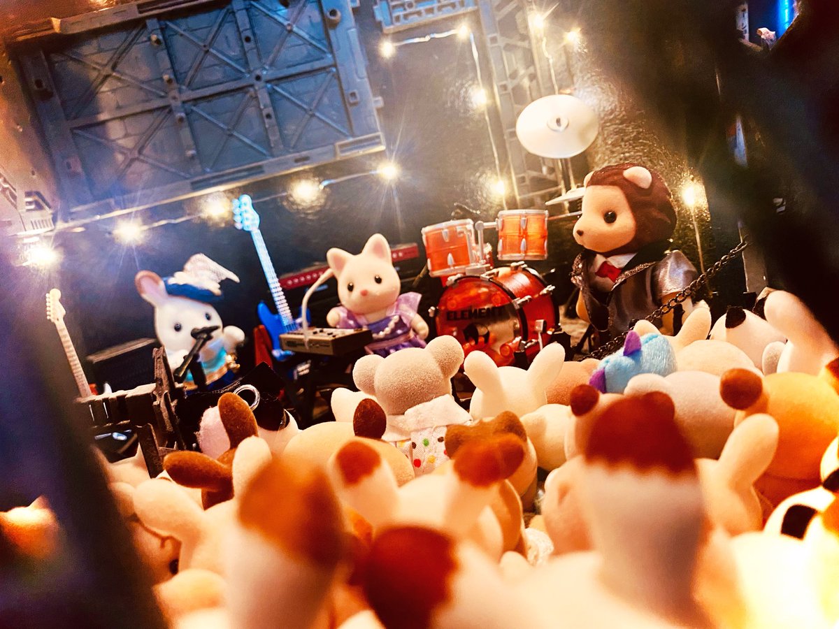 ForgottenBook's tweet photo. シルバニアのライブハウス作りました。

𝚃𝚑𝚊𝚗𝚔 𝚢𝚘𝚞, 𝚜𝚘𝚕𝚍 𝚘𝚞𝚝! https://t.co/FVoG9QnMx9