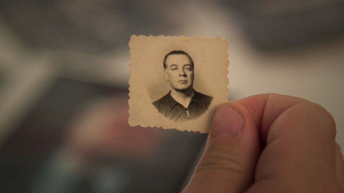 ICSfilm's tweet photo. John Lynn navigates the many layers of Mariano Llinás' LIFE OF JORGE LUIS BORGES, which is filled to the brim with complexity and depth, both intellectual and emotional, and one of the most tremendous films in recent years #NYFF64 https://t.co/GGYT18ewJe https://t.co/rnFxzMrrB9