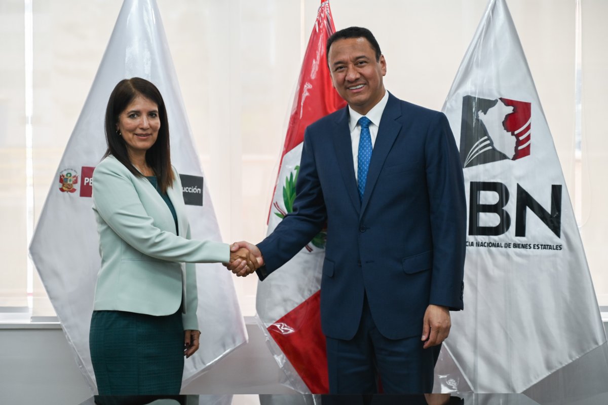 sbn_peru's tweet photo. ✅ #SBNInforma
🙌 Esta tarde el superintendente de la SBN, Angel Manero Campos, y la vicepresidenta de Asuntos Corporativos de la Sociedad Minera Cerro Verde, Julia Torreblanca Marmanillo, sostuvieron una reunión de trabajo en la sede central de la SBN. https://t.co/XWDvkhQzjO