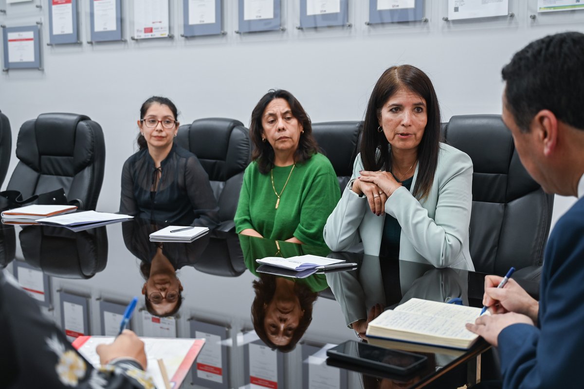 sbn_peru's tweet photo. ✅ #SBNInforma
🙌 Esta tarde el superintendente de la SBN, Angel Manero Campos, y la vicepresidenta de Asuntos Corporativos de la Sociedad Minera Cerro Verde, Julia Torreblanca Marmanillo, sostuvieron una reunión de trabajo en la sede central de la SBN. https://t.co/XWDvkhQzjO