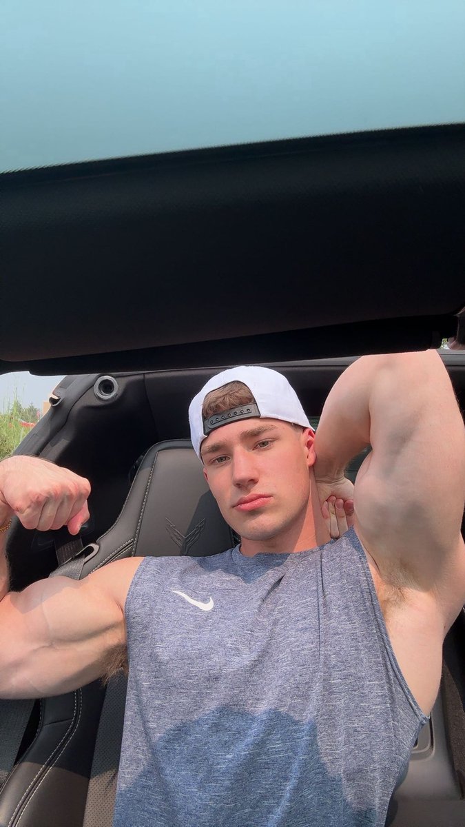 alpha_ty22's tweet photo. I deserve to live my best life. Go fund it losers😈 💪🏼 https://t.co/yz3Axbjv9z