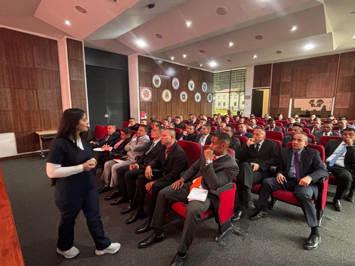 Ejercito_DANTE's tweet photo. #YoSoyDante | adelantó capacitación al personal de CAPALID II sobre prevención, sensibilización y canales de denuncia, fortaleciendo la ética y la construcción de integridad, en el marco del Plan de Campaña Institucional Luz y Honor, Transparencia en Acción https://t.co/2KHr914U2G