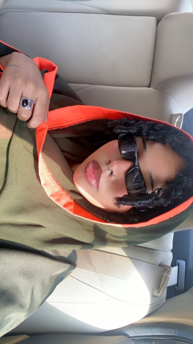 eM_3366's tweet photo. I shine in orange https://t.co/1A4kLWIByI