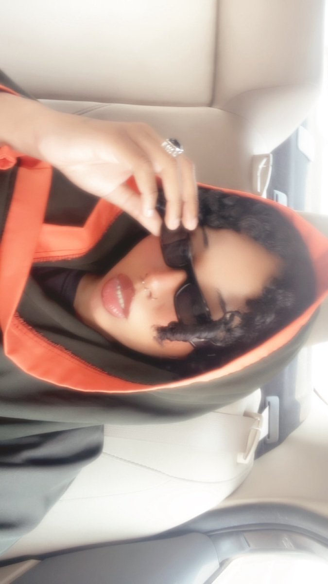 eM_3366's tweet photo. I shine in orange https://t.co/1A4kLWIByI
