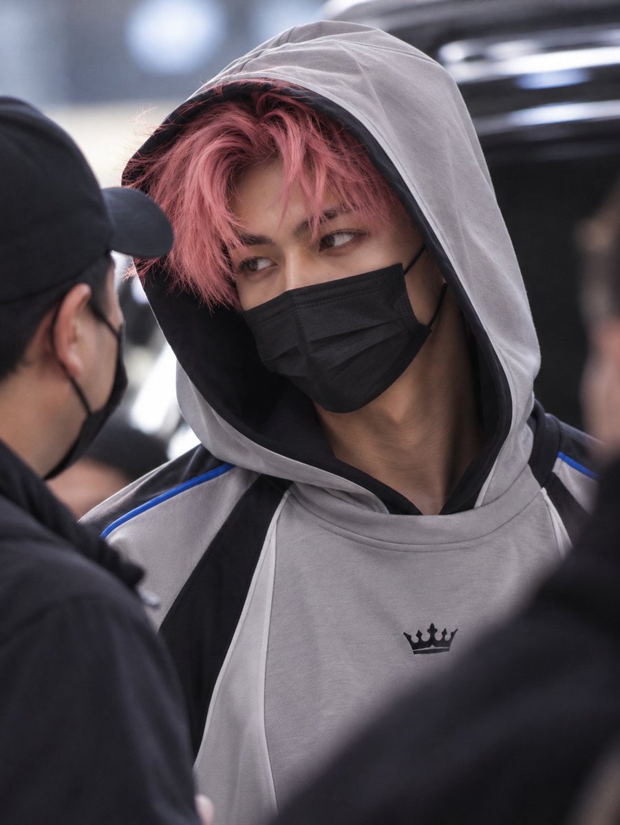 HXN_NEWS's tweet photo. 😵😵😵😵😵😱! O PINK HAIR fortíssimo HWANG SOTAEEEEEE...

#HXN_LABELS #DOUTS_SOTAE https://t.co/WsaUjp5U6p