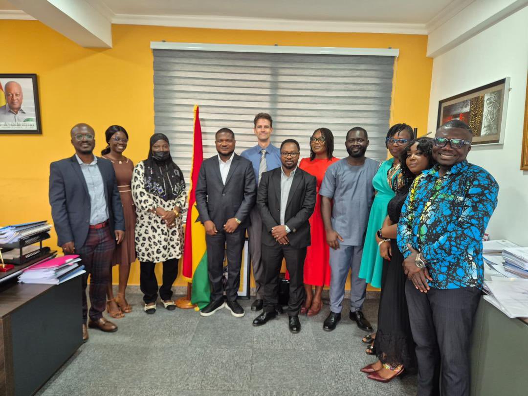 AmaMawusiM's tweet photo. We can bridge the gap between academia and policy through properly defined collaborative efforts. This is what we seek to do at the Minerals Commission with institutions such as the University of Mines and Technology (UMaT), Tarkwa; the University of Environment and…
1/5 https://t.co/I4LO8QfZzw